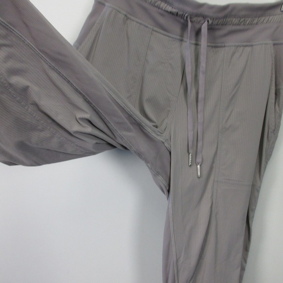 Lululemon Dance Studio Crop II Unlined 20" Women 6 Gray Jogger Pants Travel 240 - Picture 7 of 13